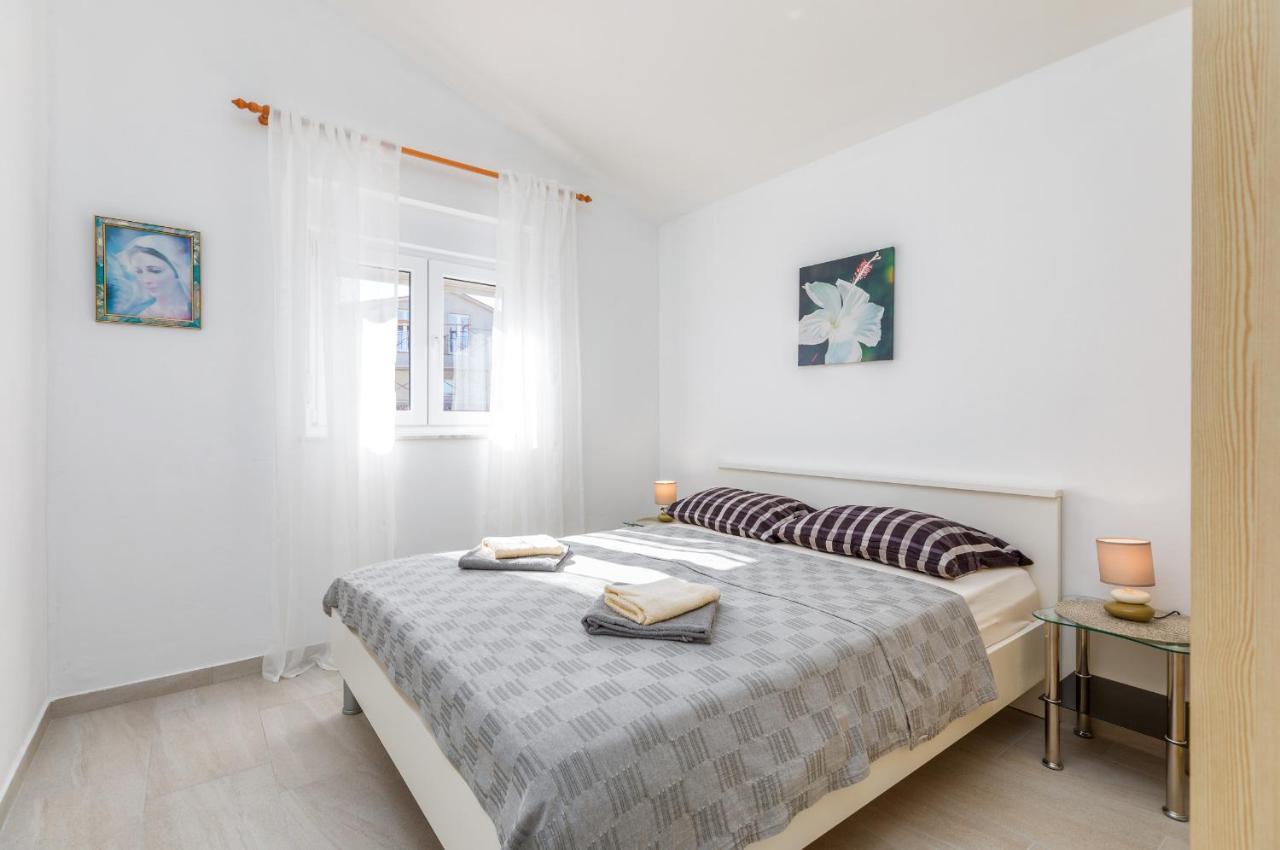 Apartmani Magdalena Pula Exterior photo